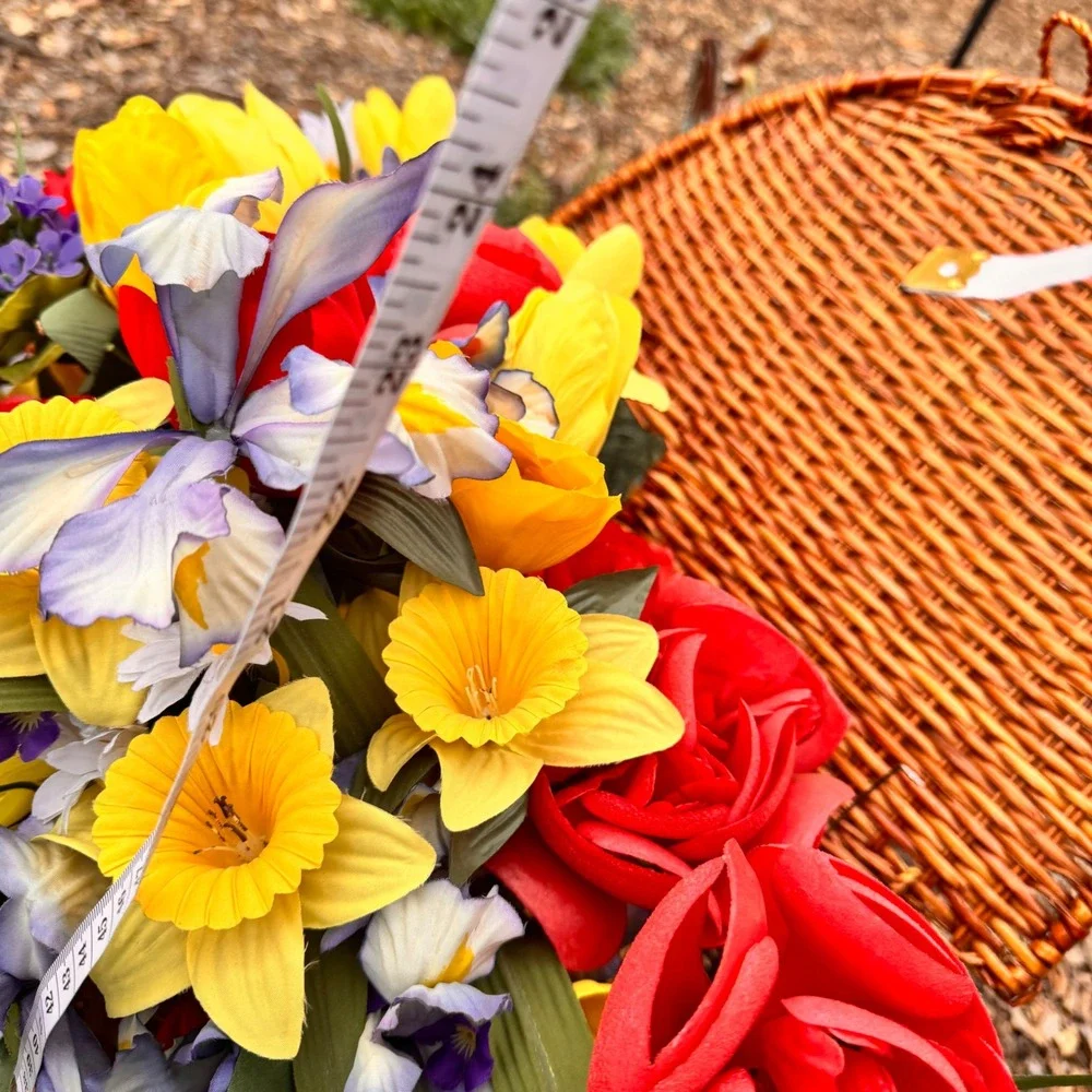 Handcrafted Woven Picnic Basket Artificial Silk Flower Arrangement Decor Accent‎